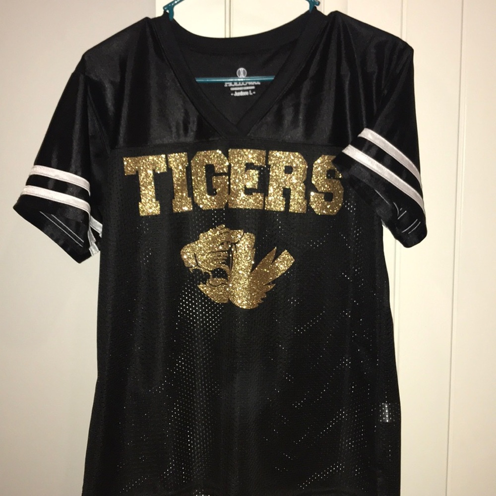 black and gold jersey
